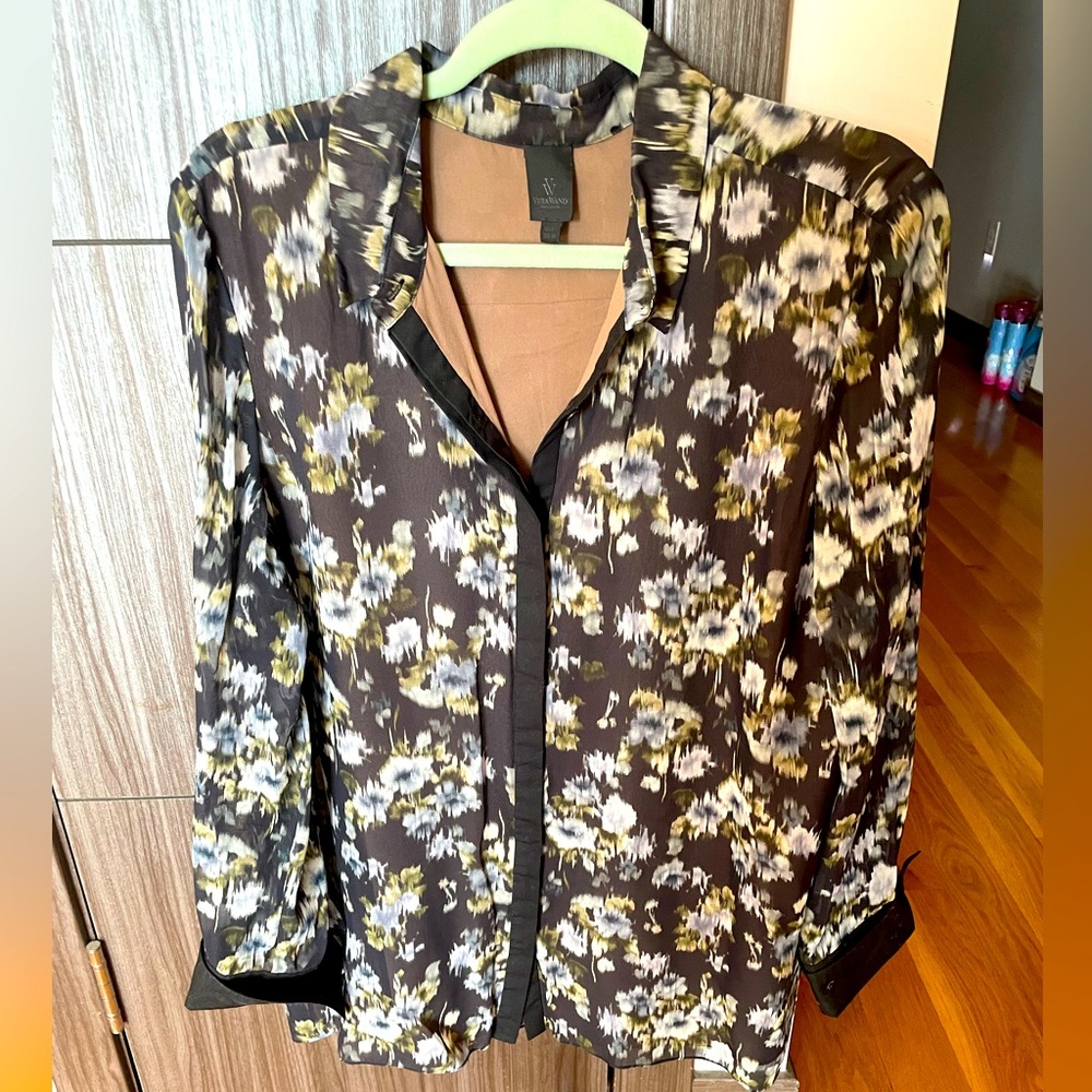 Vera Wang size us 12 blue flower button down blouse hidden buttons